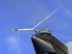 Umpqua Betts Tailing Fibers -Aanbevolen Winkels Voor Visuitrusting umpqua metz tailing feathers cream 88001 b 02